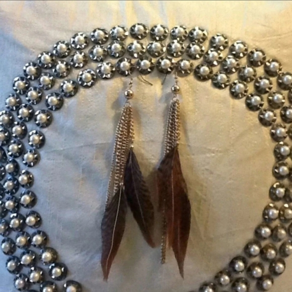 Aldo Faux Gold Feathered Boho Stlye Earrings - Picture 3 of 4